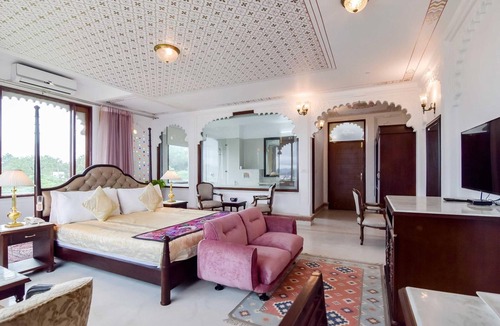 Lake Swaroop Sagar Hotel | Raj Kuber - A Boutique Lake View Hotel
