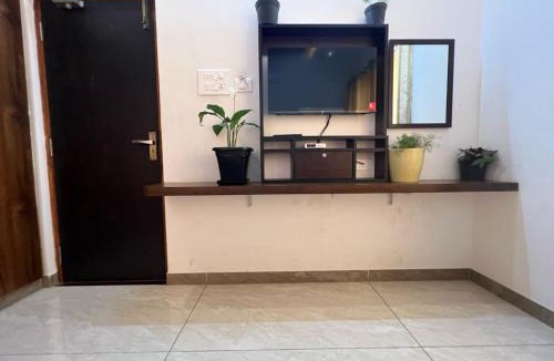 Karunya Nagar Hotel | Raja Residency Near isha Foundation Adiyogi