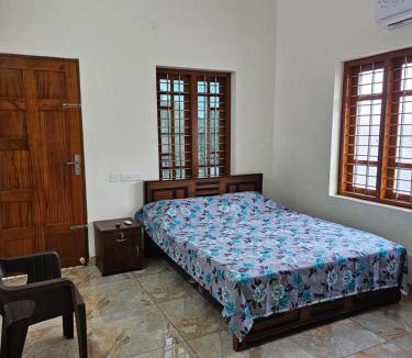 Karunagappally Hotel | Rajadhani Apartment