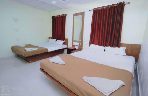 Kolhapur Hotel | Rajhuns Deluxe Lodging