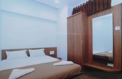 Kolhapur Hotel | Rajhuns Deluxe Lodging