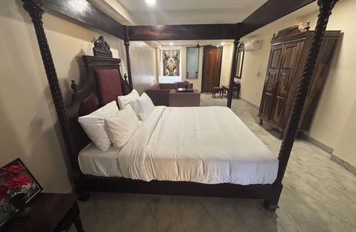 Ujjain Hotel | RAJMAHAL HOTEL & RESORT