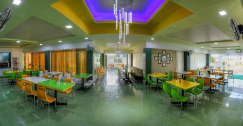 Vijayanagar Hotel | Rajmahal Inn
