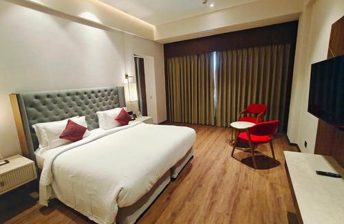 Ahmedabad Hotel | Ramada by Wyndham Ahmedabad Narendra Modi Stadium Motera