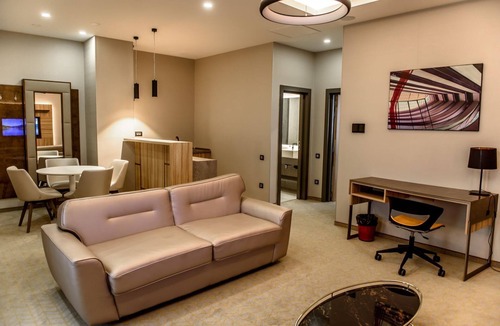 Ramnicu Valcea Hotel | Ramada by Wyndham Ramnicu Valcea