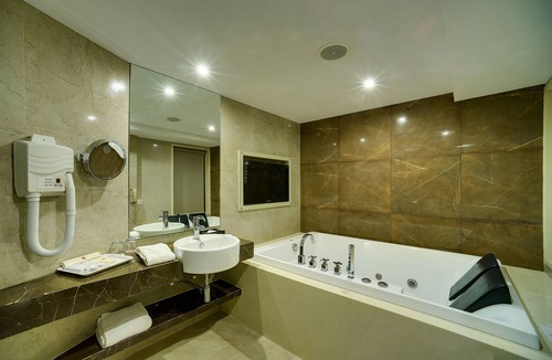 Juhu Hotel | Ramee Guestline Hotel Juhu