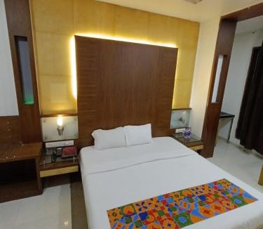 Shivajinagar Hotel | Rapid Lakme Executive Hotel