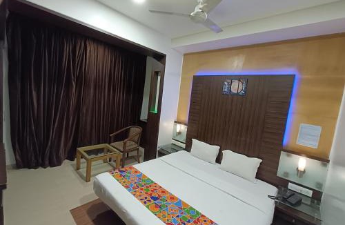 Shivajinagar Hotel | Rapid Lakme Executive Hotel