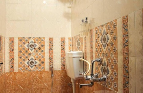 Nungambakkam Hotel | REDFOX