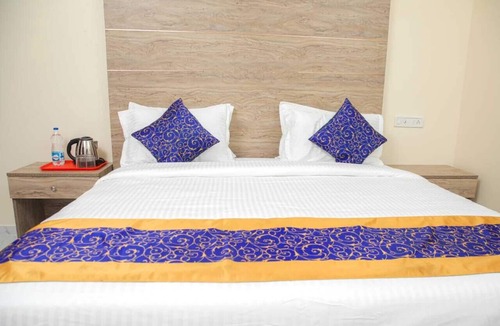 Nungambakkam Hotel | REDFOX