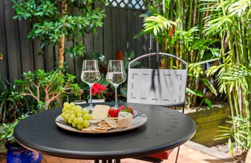 Cremorne House | Reed Cottage - Large private garden cottage a perfect base for your Sydney stay