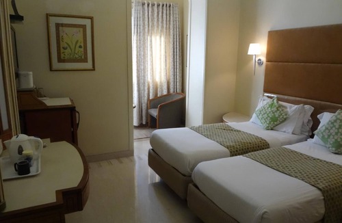 Wellington Pier Hotel | Regent Hotel