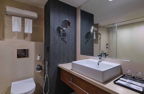 Thaltej Hotel | Regenta Place Ahmedabad