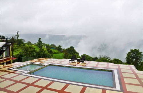Mahabaleshwar Hotel | Regenta Place Green Leaf Mahabaleshwar