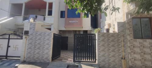 Rajkot Apartment | Rehovot Apts - Boys PG