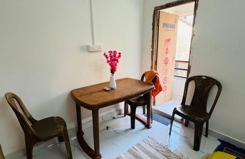 Dumdum Apartment | Relaxing 2BHK Retreat for Families & Couples