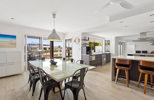 Mooloolaba House | Remarkable Six Bedroom Waterfront Home! Perfect for the extended family