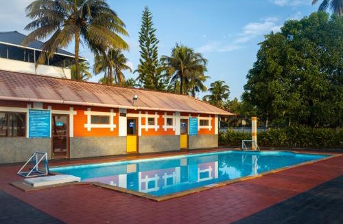 Vypin Hotel | Renai Blue Waters Cherai