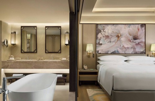 Arpora Hotel | Renaissance Goa Hotel