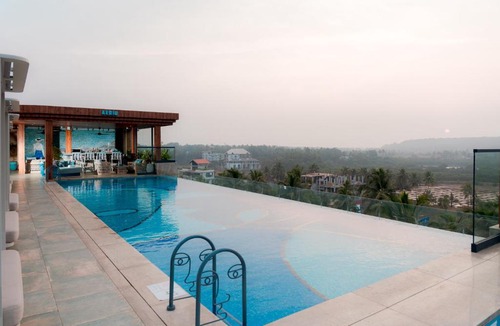Arpora Hotel | Renaissance Goa Hotel