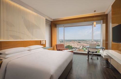 Gomti Nagar Hotel | Renaissance Lucknow Hotel