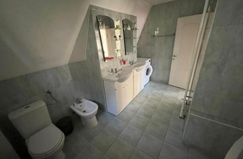Fagaras House | Rent a room Bruno