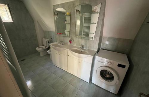 Fagaras House | Rent a room Bruno