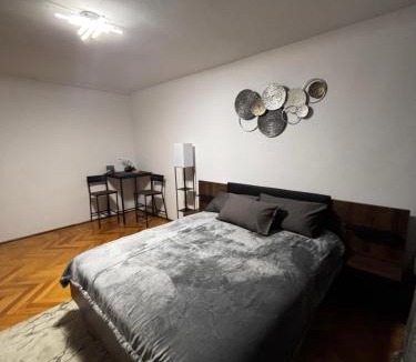 Sector 3 Apartment | RENTeaza Studio IOR Park
