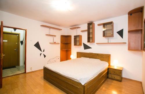 Sector 3 Apartment | Residence 30, cool garden view apartments, no need for AC