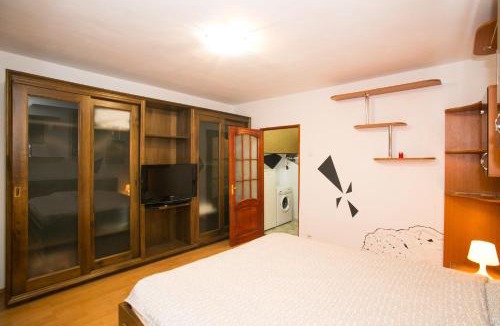 Sector 3 Apartment | Residence 30, cool garden view apartments, no need for AC