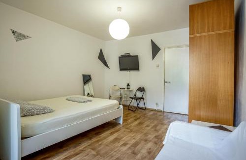 Sector 3 Apartment | Residence 30, cool garden view apartments, no need for AC