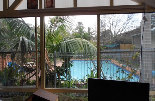 Freshwater Cabin | Rest and relax in the garden
