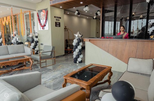 Rajkot Hotel | Rester Select the Black Stone