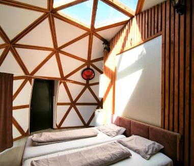 Recas House | Retreat House Herneacova