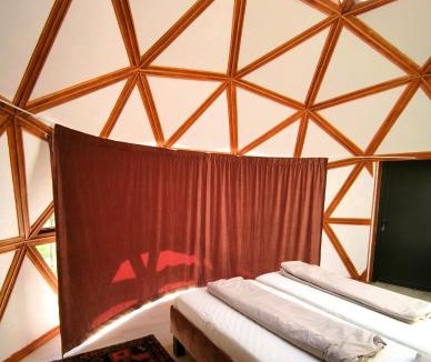 Recas House | Retreat House Herneacova