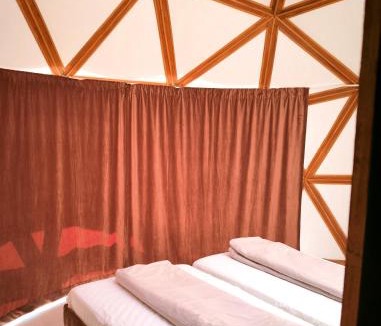Recas House | Retreat House Herneacova