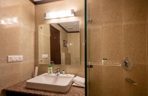 Sirala Hotel | Revathi Resorts