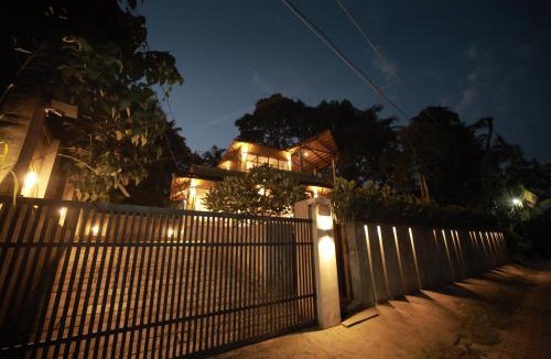 Quilon House | Ripples Cove Retreat - Your dream Lakeside getaway