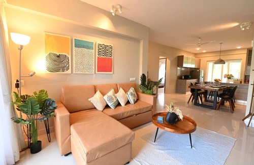 Nerul Apartment | Ripples:Pool facing/RiverView/7 mins to Coco Beach