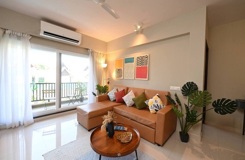 Nerul Apartment | Ripples:Pool facing/RiverView/7 mins to Coco Beach