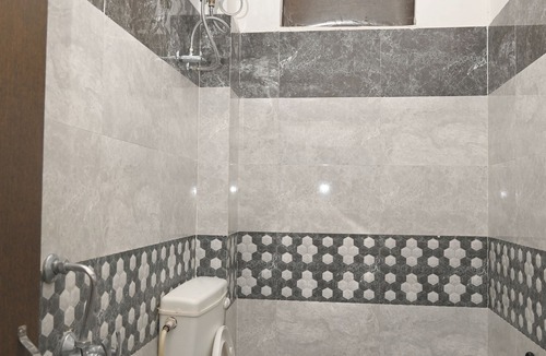 Lake Swaroop Sagar Hotel | Rising Shemesh