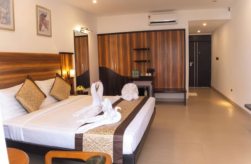Baga Hotel | RIVER DECK BAGA