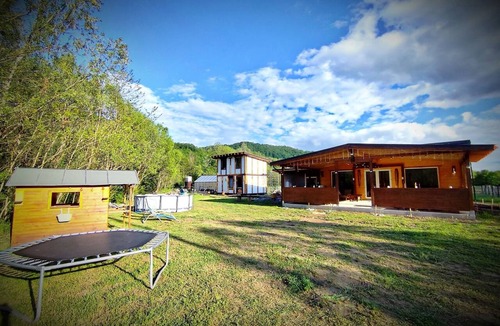Brad Ski Chalet | River side and near forest chalet in Brad/Ribita perfect for a relaxing getaway.