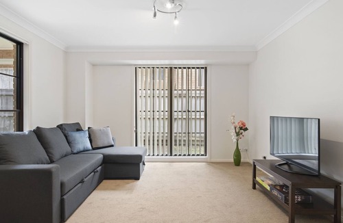 Central Coast House | River St Retreat - level modern home, picturesque outlook over Erina Creek