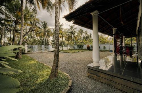 Munroe Island House | Riverrootsstays