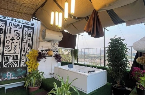 Meera Nagar Apartment | Riverside Jacuzzi Terrace patio with safety