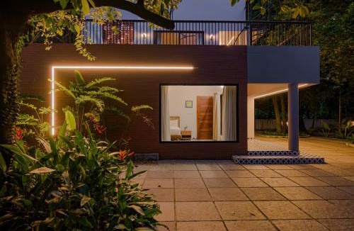 Denkanikota House | Riverside Private Pool Villa in Kochi - Ohstayz Whispering Grove