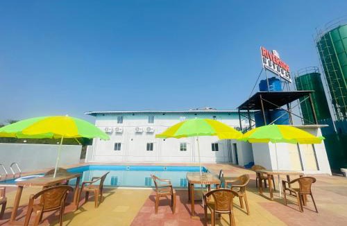 Dombivli West Hotel | Riverside Retreat Dombivli - Swimming Pool - Couple Friendly - Comfortable Stay