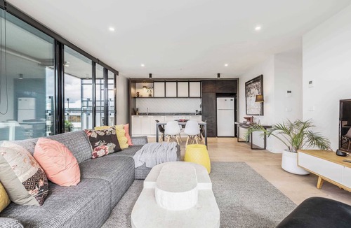 Abbotsford Condo | Riverside top-floor apartment with Yarra views