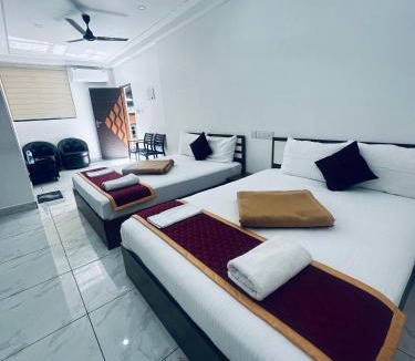 Thrippunithura Hotel | RKM Pearl